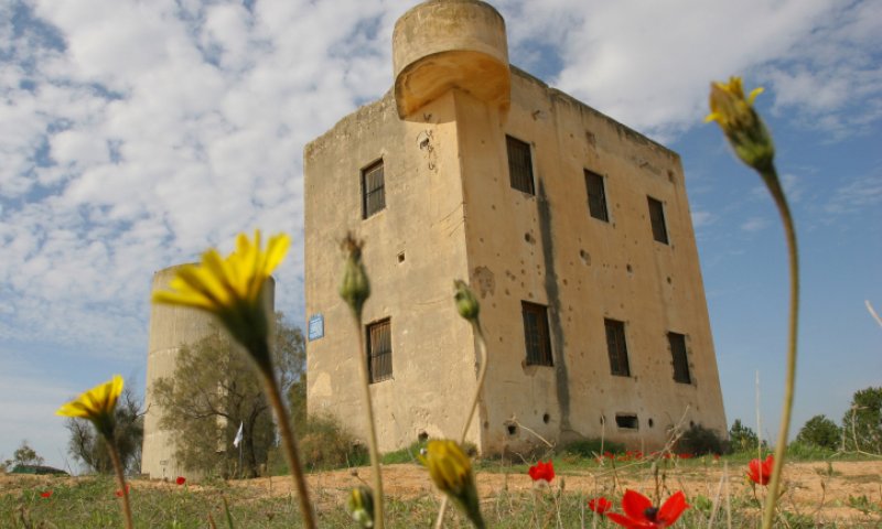 זעזוע בדרום: מעל 100 גופות נמצאו בקיבוץ בארי