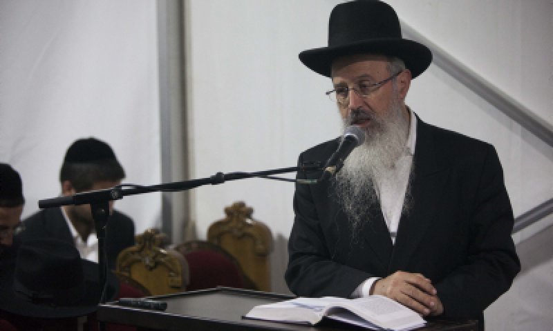 דרישה: להשעות את הרב אברהם יוסף מתפקידו