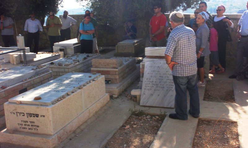 שש שנים להתנתקות: אזכרה לחללי הגוש שהוצאו מקברם