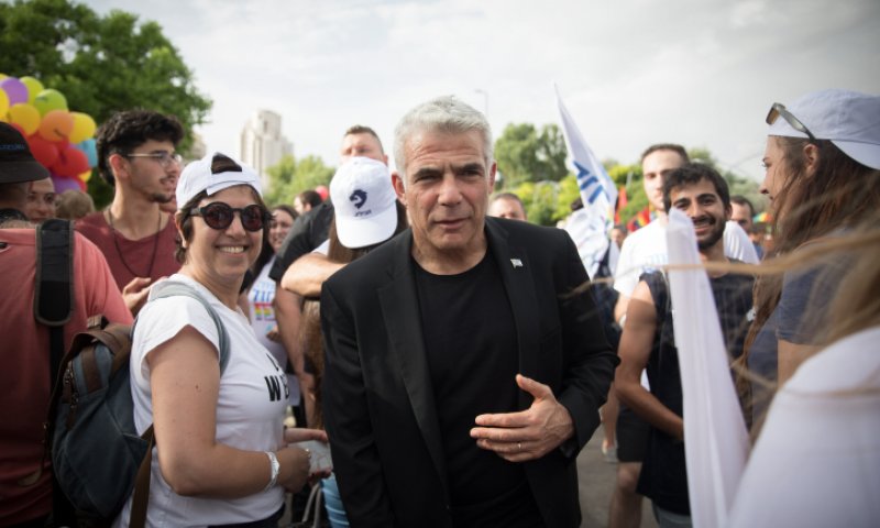 לפיד: "הגירעון משתולל אבל 'מר כלכלה' לא קשור לעניין"