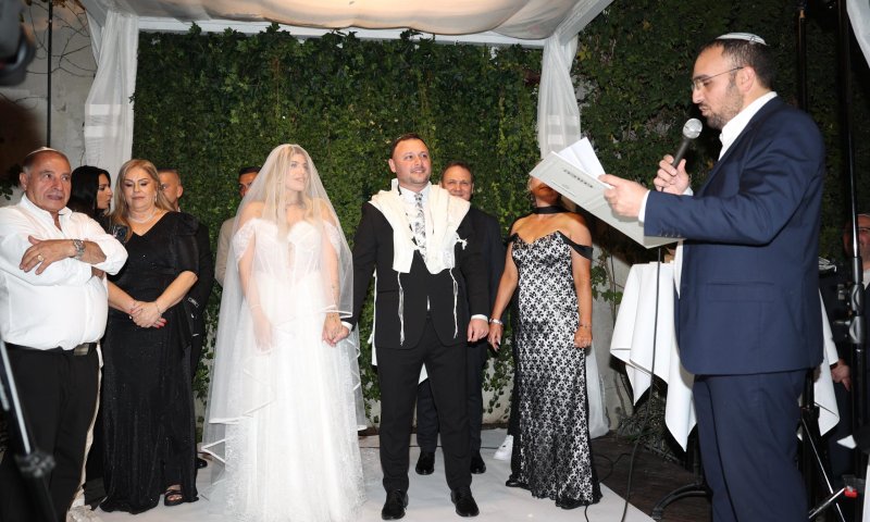 היה מיקרופון? כוכב הטיקטוק אלכס שולץ ולינוי התחתנו הערב