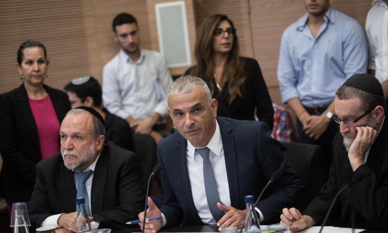 באופוזיציה לועגים לזיגזג: "בוקר טוב לשר כחלון"