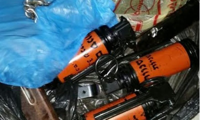 כפר קאסם: אמצעי לחימה ועצור