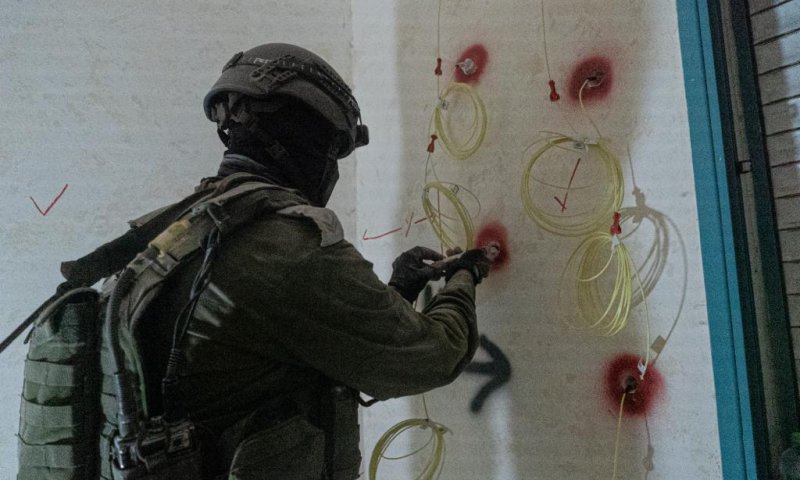 צפו: כך נהרסו בתי המחבלים מהפיגוע בכביש המנהרות