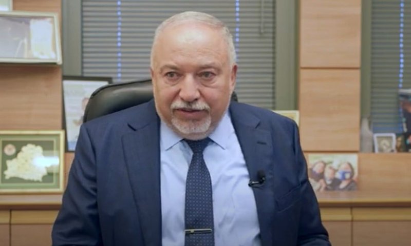 ליברמן: "תופסים טרמפ פוליטי על משפחות חטופים"