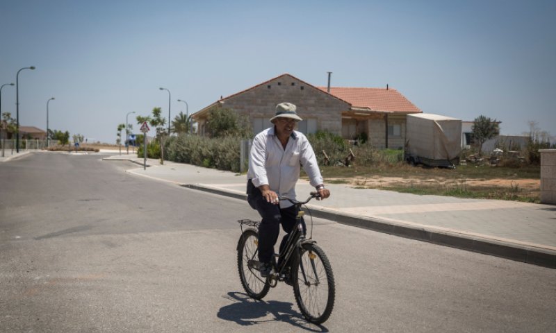 פורשים סיבים: בשורה לעקורים מגוש קטיף