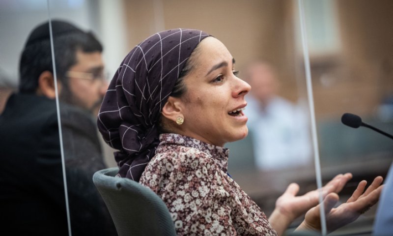 "הורידו לי את כיסוי הראש והחצאית" &ndash; עדות מצמררת