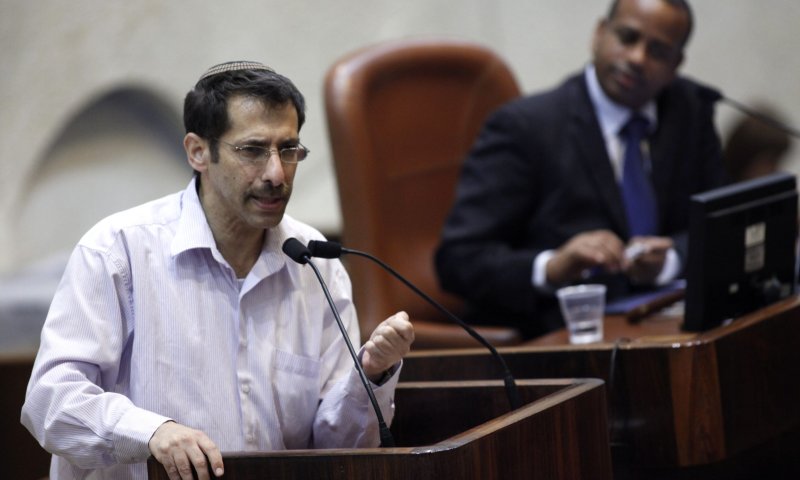 אורי אורבך חזר למליאה: הכנסת הציגה נאום AI בקולו | צפו