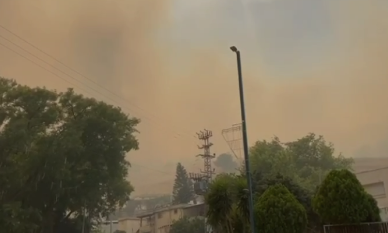 אש בצפון: שריפת ענק מסביב לקריית שמונה