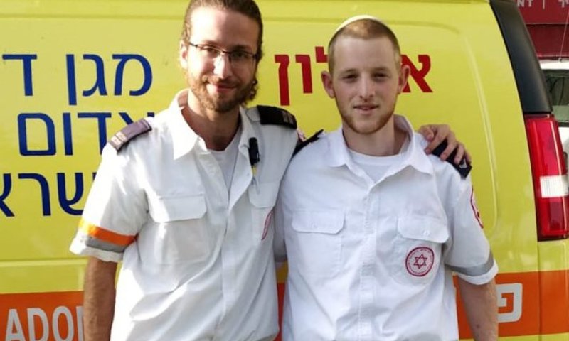 מרגש: לאחר הפציעה דביר שנרב חוזר כחובש מד"א