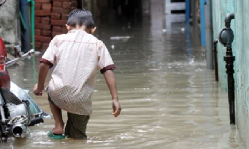 לפחות עשרה הרוגים בגל שיטפונות בהודו