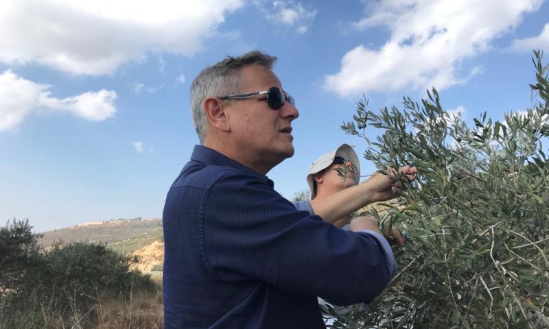 ניצן הורביץ הגיע למסוק זיתים עם פלסטינים