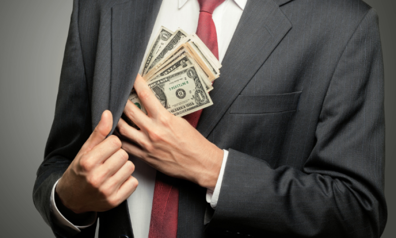 12 עצורים ביניהם קציני צבא בכירים