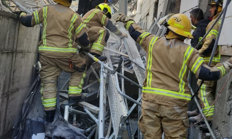 רמת גן: פיגומים קרסו באתר בנייה; שני פועלים נהרגו