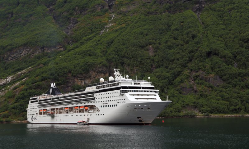 "ספינת הקורונה" חוזרת: אלפי מבודדים על חופי יוון