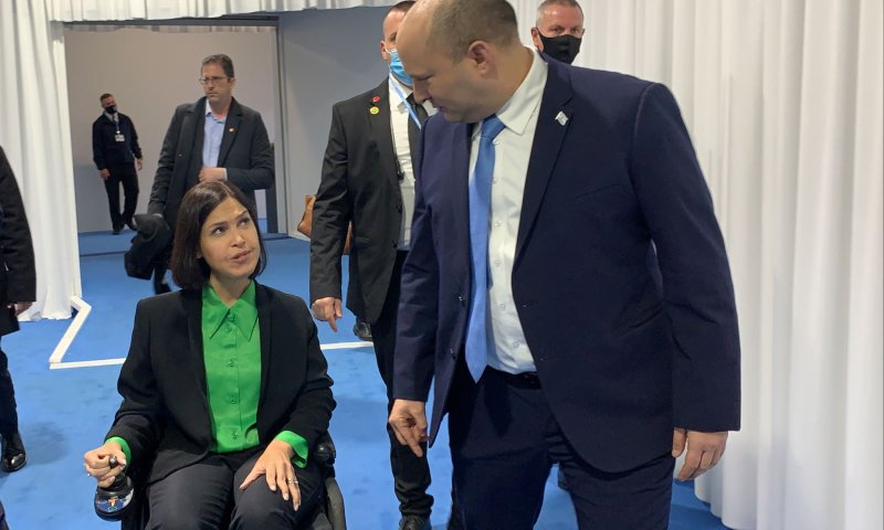 אלהרר נפגשה עם ג'ונסון: "מתנצל על ההתנהלות"