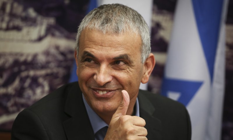 הזיגזג של כחלון: לא אעסוק בנושא הגז