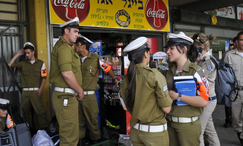 "אסור לחייל לעלות על מערך הטרמפים של יש עתיד"