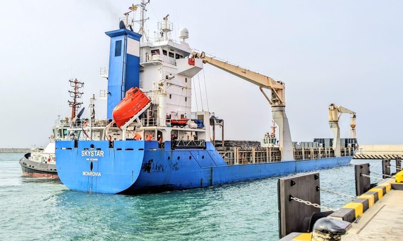 אניית מטען שנייה נכנס לנמל הסיני במפרץ חיפה