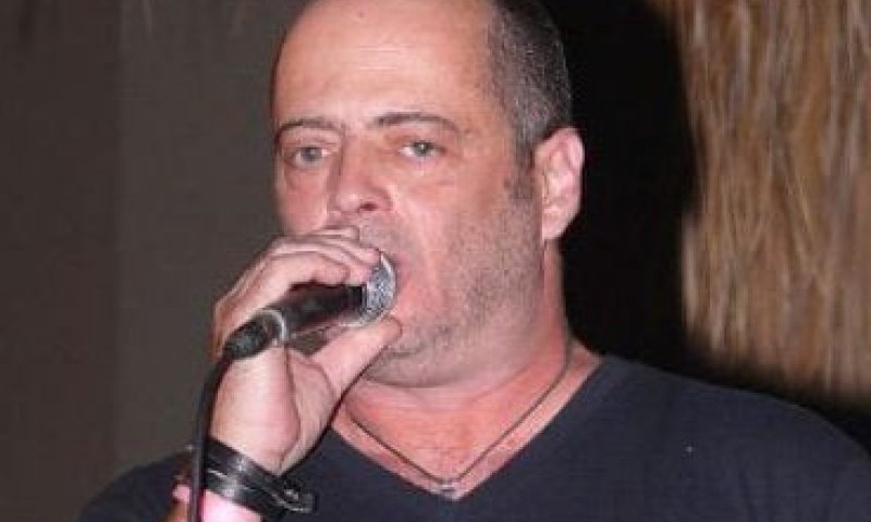 התחיל טיפולים: הזמר אדם מעדכן במצבו