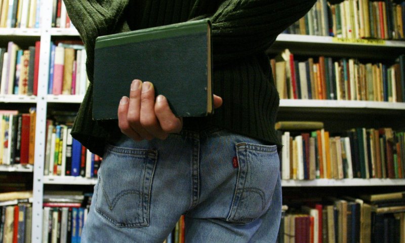 מנהל בעמותת סיוע פוטר בעקבות פרשה מינית