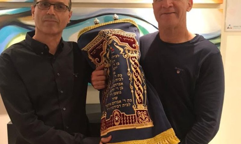 חדש: ספר תורה ראשון בחברת תיירות