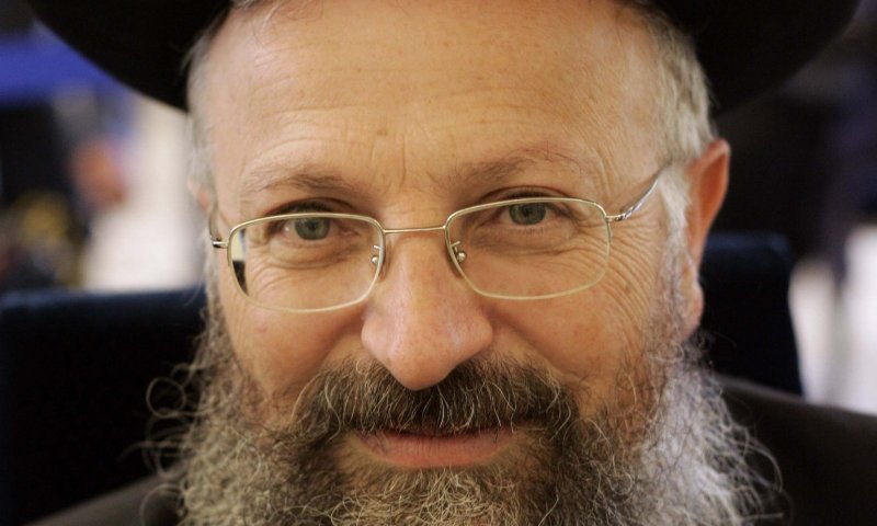 הרב אליהו: מי זה השמידל הזה? מחרחר ריב ומדון