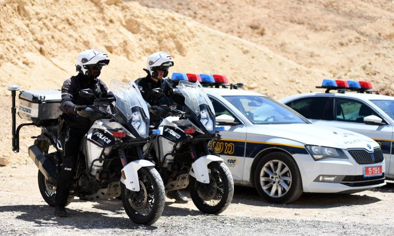 יידו אבנים לעבר רכבים ולא ציפו לתגובה כזו|תיעוד