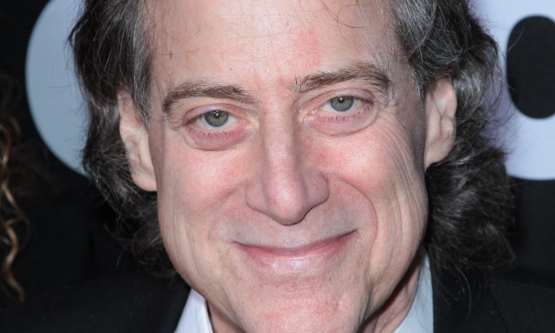 הקומיקאי היהודי ריצ'רד לואיס הלך לעולמו בגיל 76