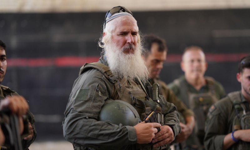 הרב הסרוג מגיב לסערה סביבו: "לא הוריתי הלכה כזאת"