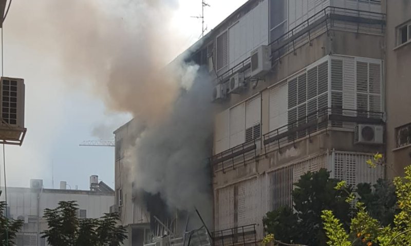 שריפה בנתניה: גבר במצב בינוני נכווה בכל הגוף