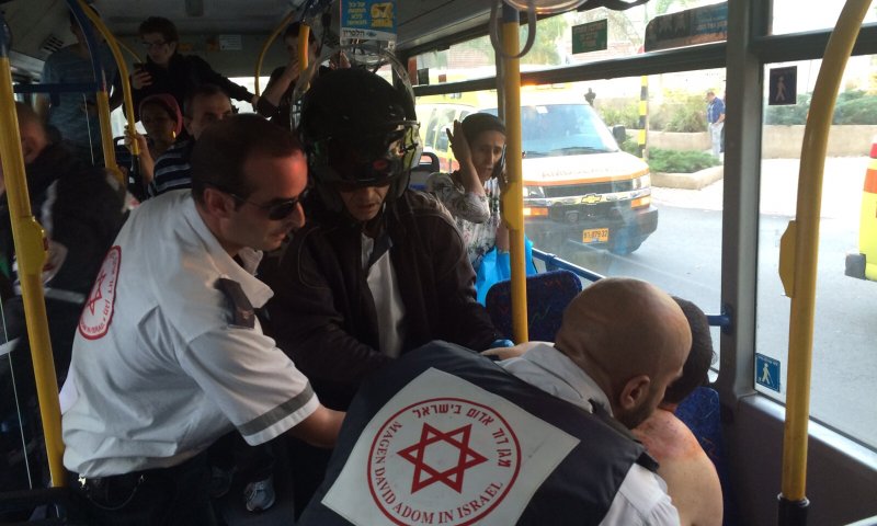 פיגוע בראשון לציון: בת 80 ובן 40 פצועים באורח קשה