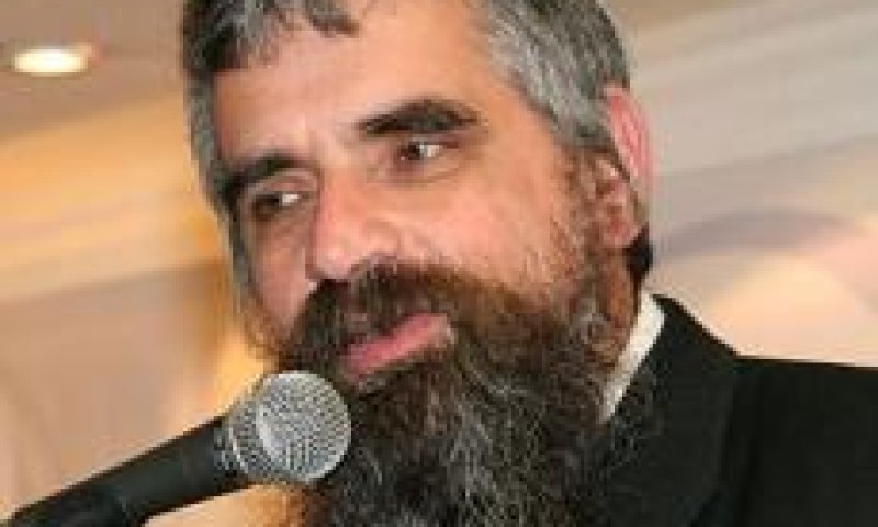 הרב יובל שרלו: לומר כי מזוזה גורמת לקב"ה לפעול כך או אחרת &ndash; בעיה אמונית