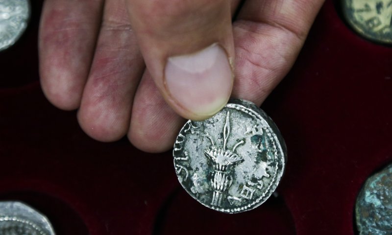 הרבנות הראשית מפרסמת את מחיר "מחצית השקל"