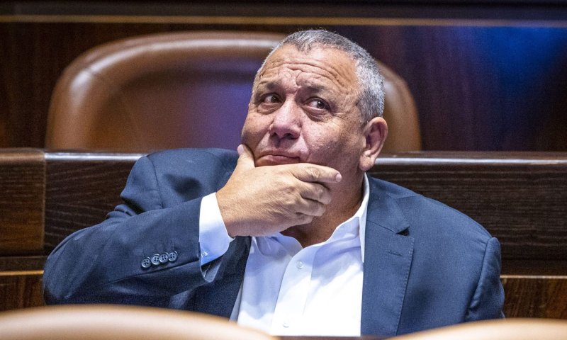 "אם אנצח, אעביר את ראשות המפלגה לגדי איזנקוט"