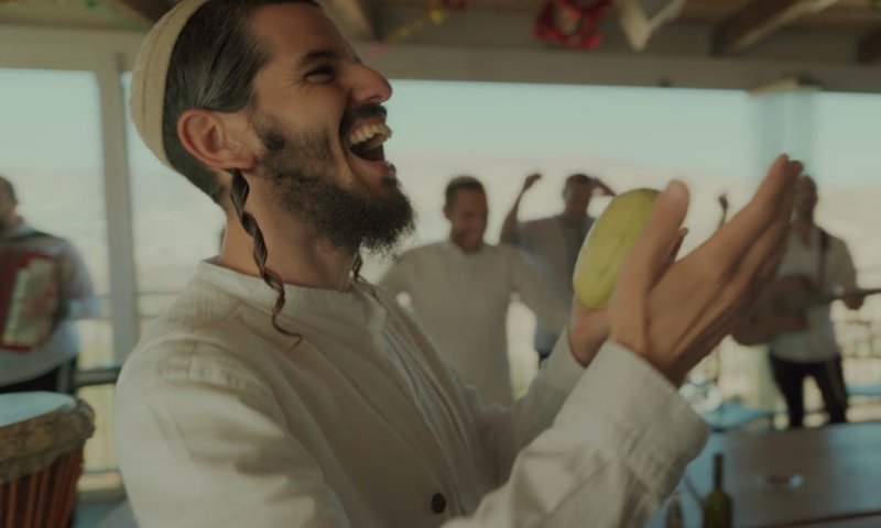 צפו: איחוד הלהקות במחרוזת מיוחדת לסוכות