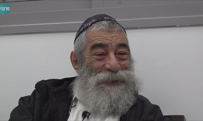 צפו: אריאל זילבר בהופעה חיה מהסלון