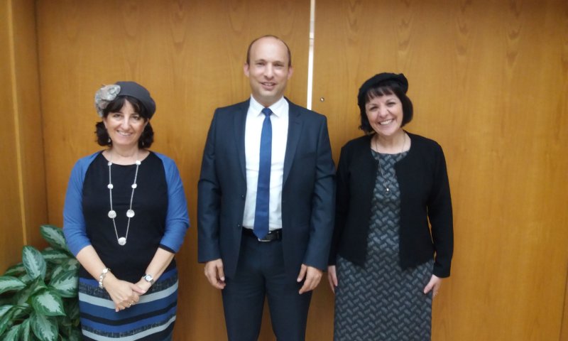 בנט נפגש עם הנבחרות הסרוגות בבית שמש