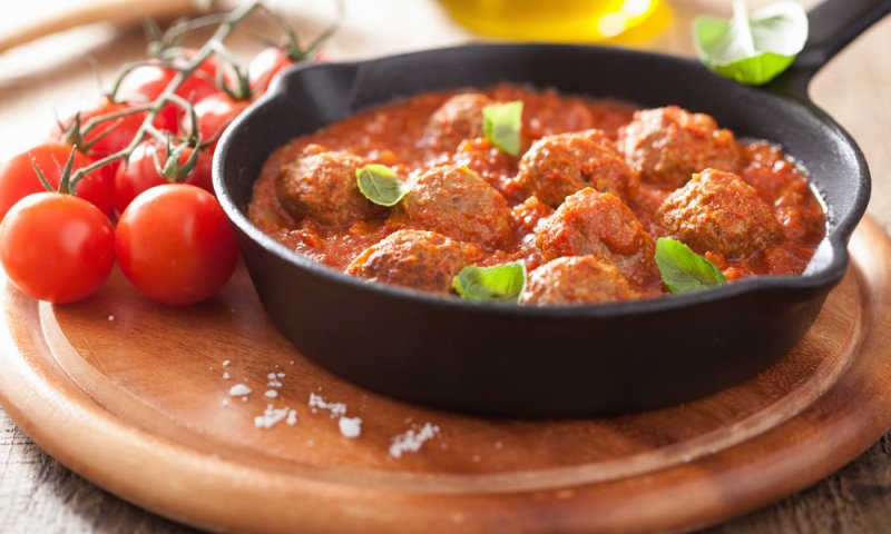 קפיצה למטבח הערבי: מתכון לקציצות כבש עם טחינה