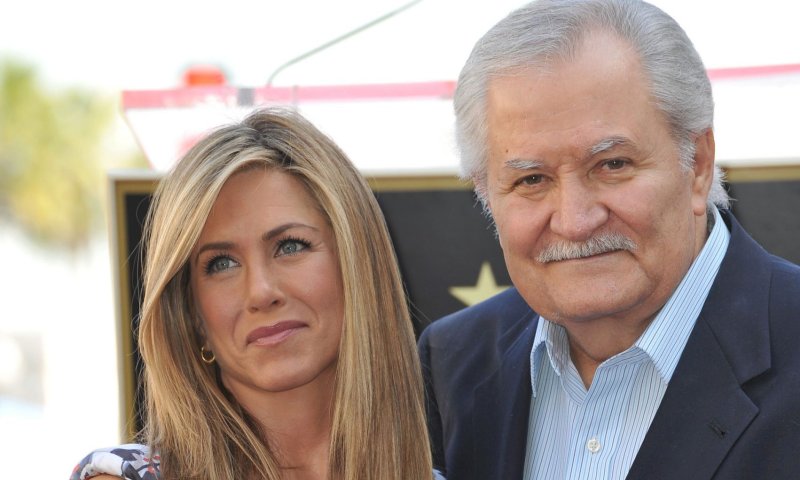 מת אביה של ג'ניפר אניסטון, השחקן ג'ון אניסטון