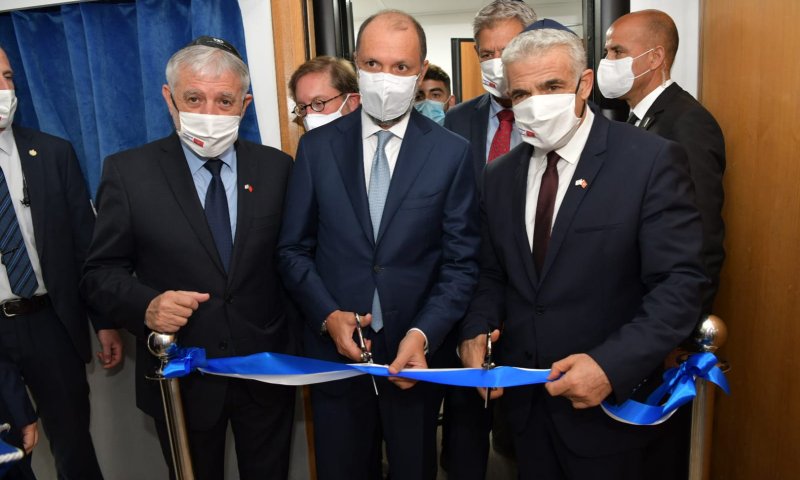 היסטוריה: לפיד חנך את נציגות ישראל במרוקו