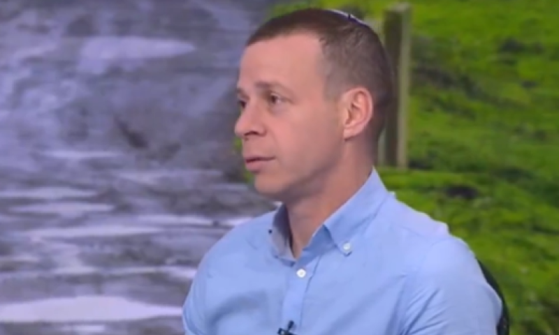 עמית סגל: "מעודדי סרבנות לא יכולים להפגין בעד גיוס"