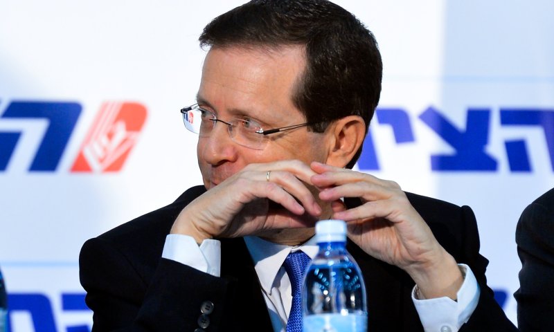 סתיו שפיר 2? בוז'י צייץ על מחסום קלנדיה והובך