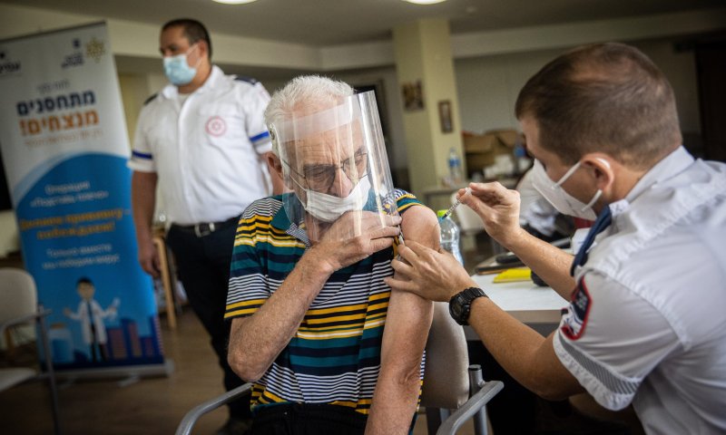 הוועדה המייעצת: אין המלצה על חיסון רביעי