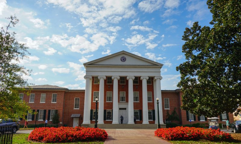 אוקספורד: רוב הסטודנטים חושבים שישראל מסוכנת יותר מהאיראנים