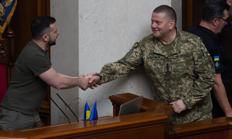 דרמה באוקראינה: זלנסקי הדיח את הרמטכ"ל