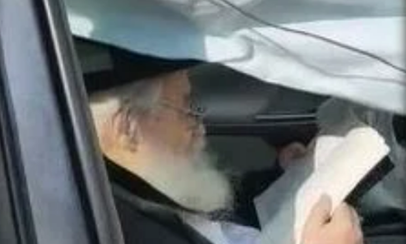 עם כריות אוויר | תיעוד של הרב נבנצל כבש את הרשת