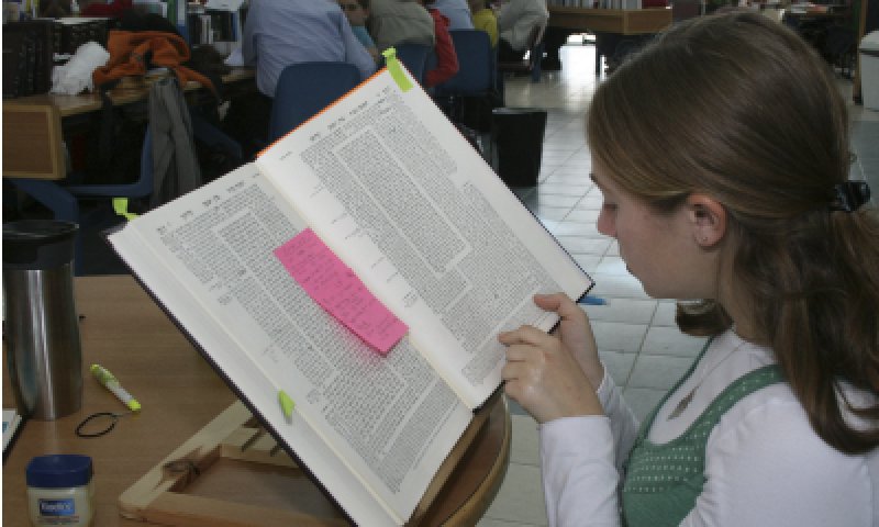 הרב אמנון בזק: לימוד גמרא לבנות מחזק את הקשר לקב"ה, לתורה ולמצוות