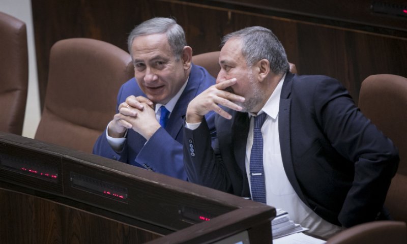 נתניהו פותח פער אדיר, ליברמן מתחזק לפיד נחלש