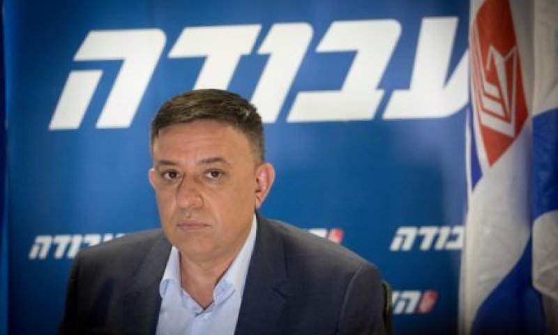 גבאי בעוד אמירה שמרחיקה אותו מראשות הממשלה